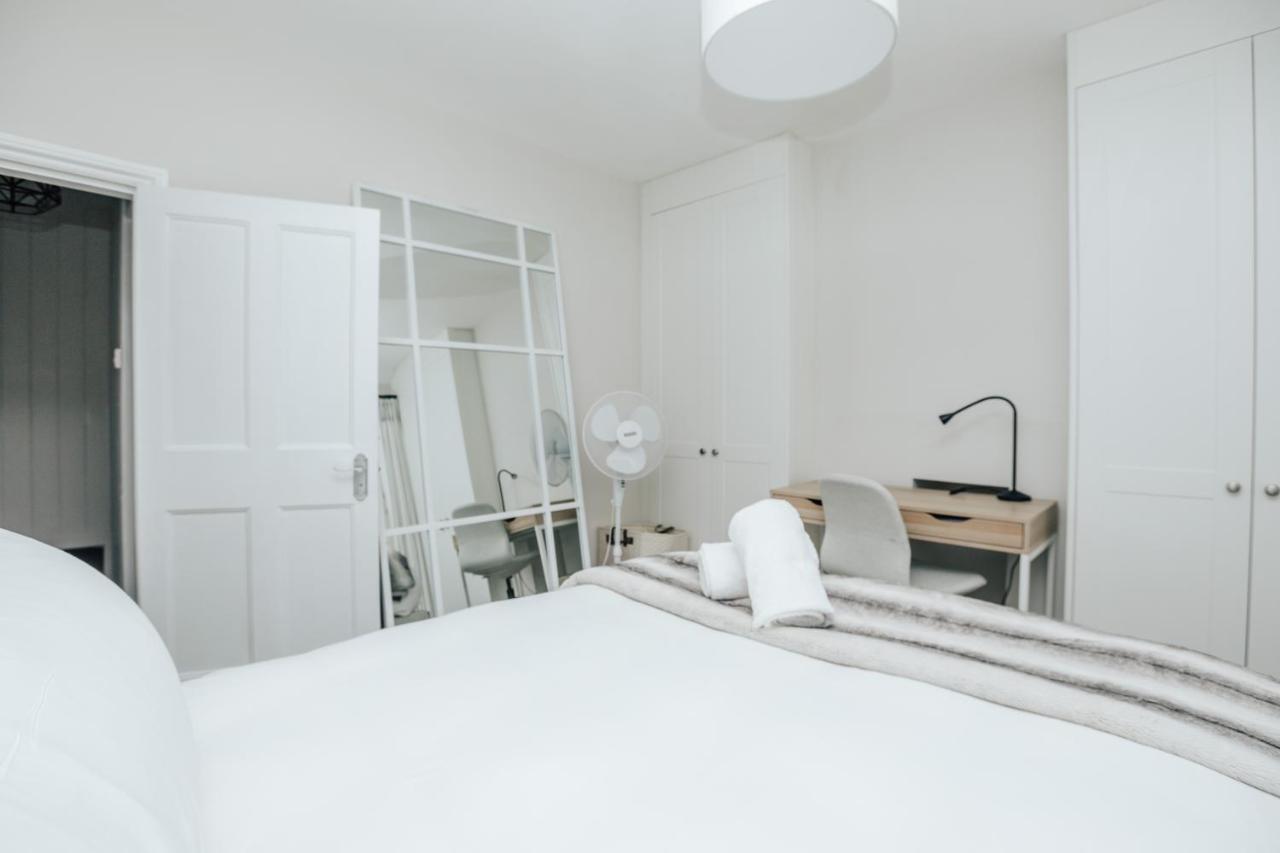 The Dragonfly - Central 2 Bedroom House ヘンリー・オン・テムズ エクステリア 写真